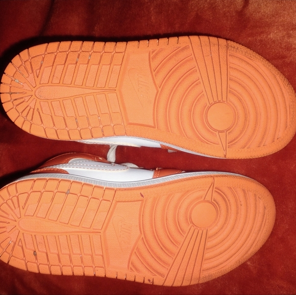 Nike Air Jordan 1 (FIRM) - Picture 4 of 4